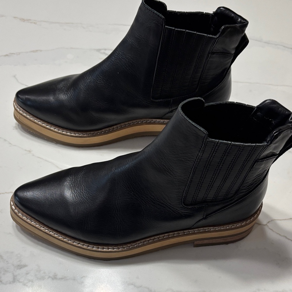 Stylish Black Leather Ankle Boots - Picture 6 of 16
